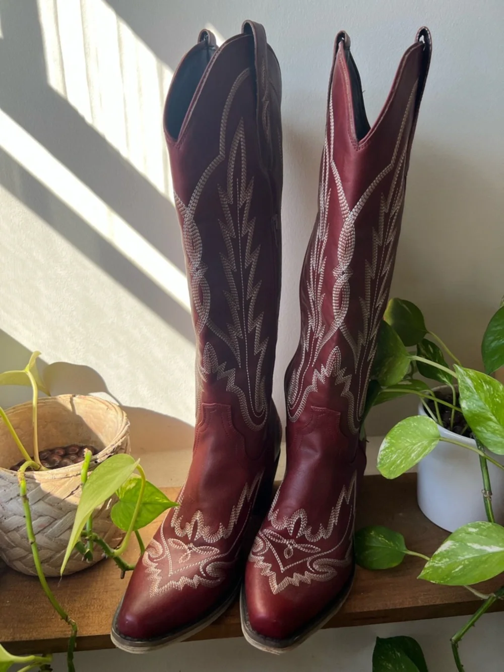 Women's Tall Burgundy Western Boots - Picture 2 of 6